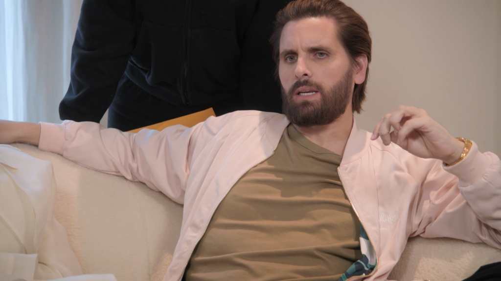 Scott Disick with a beard on The Kardashians Season 5, Episode 10.