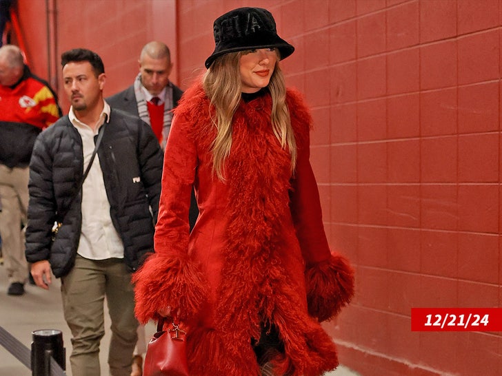 taylor swift red coat kansas city chiefs sub