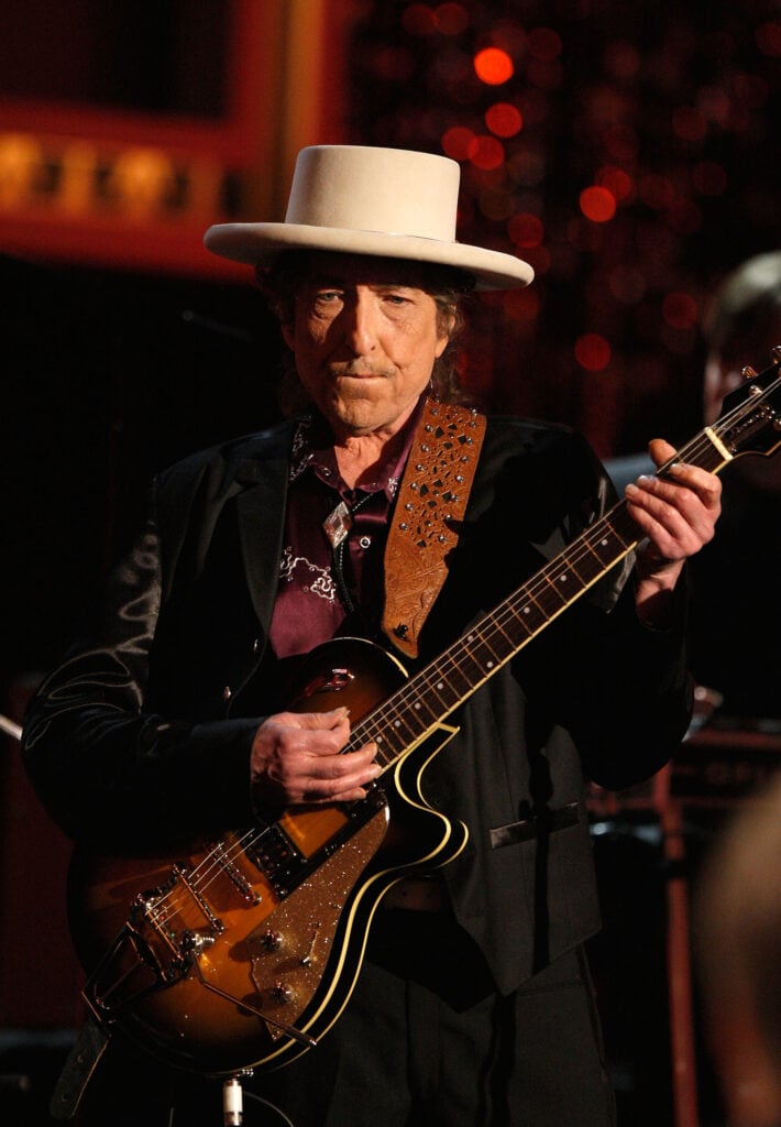 Musician Bob Dylan performs onstage during the AFI Life Achievement Award: A Tribute to Michael Douglas at Sony Pictures Studios on June
</p>
</div></div><div class=