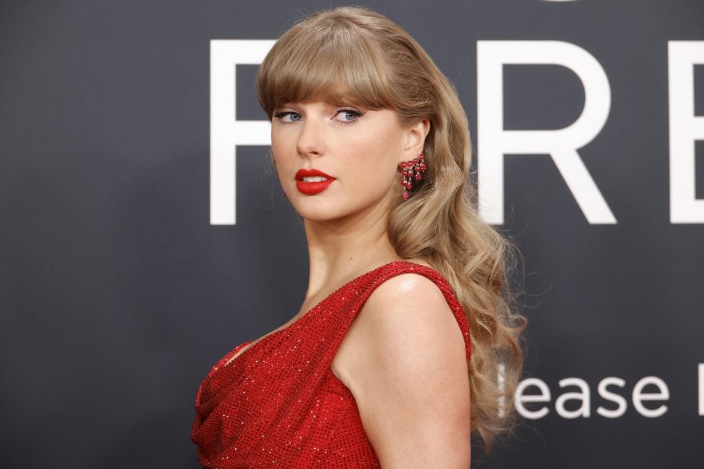 Taylor Swift walks the Grammys red carpet on February 2, 2025.