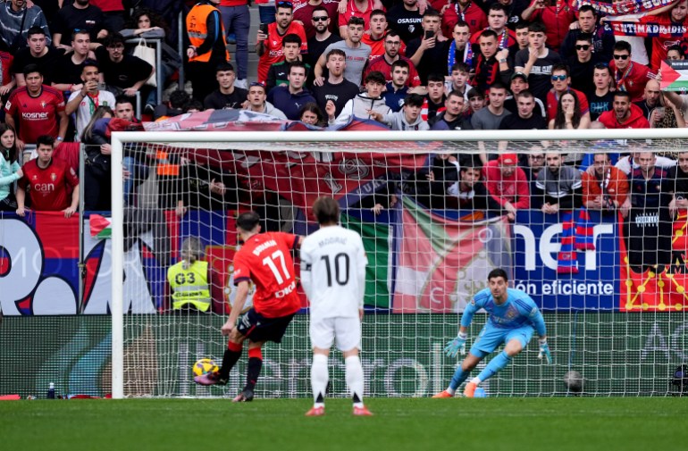 PAMPLONA, SPAIN - FEBRUARY 15: Ante Budimir of CA Osasuna scores his team's first goal during the LaLiga match between CA Osasuna and Real Madrid CF at Estadio El Sadar on February 15, 2025 in Pamplona, Spain. (Photo by Juan Manuel Serrano Arce/Getty Images)