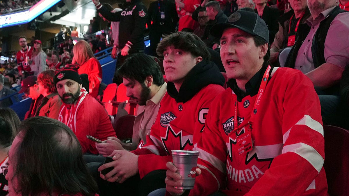 Justin Trudeau watches 4 Nations with his family