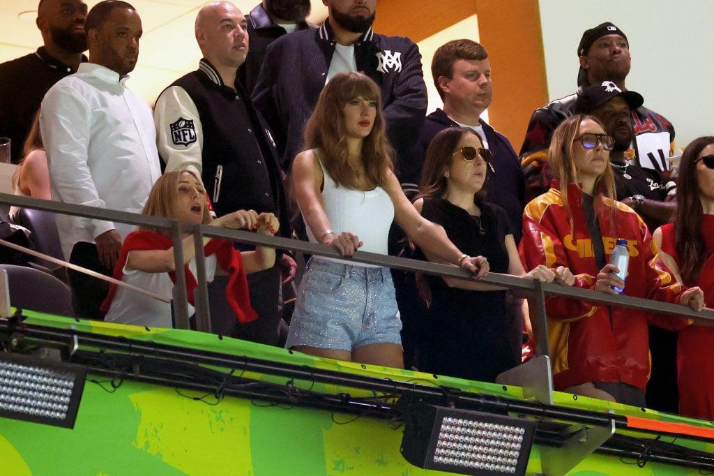 Ashley Avignone, Taylor Swift, Alana Haim and Este Haim attend Super Bowl LIX at Caesars Superdome on February 09, 2025 in New Orleans, Louisiana.