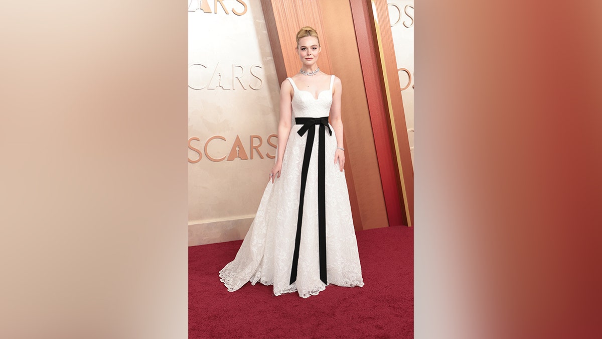 Elle Fanning channeled old Hollywood with her 2025 Oscars look.